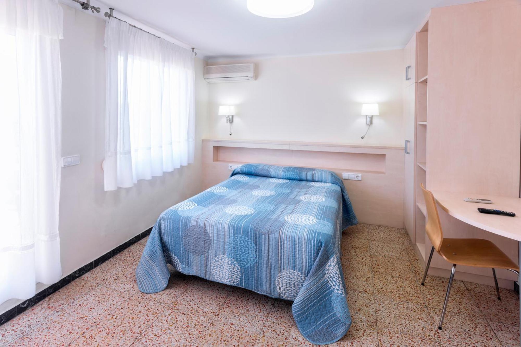 Double or Twin Room Private Bathroom