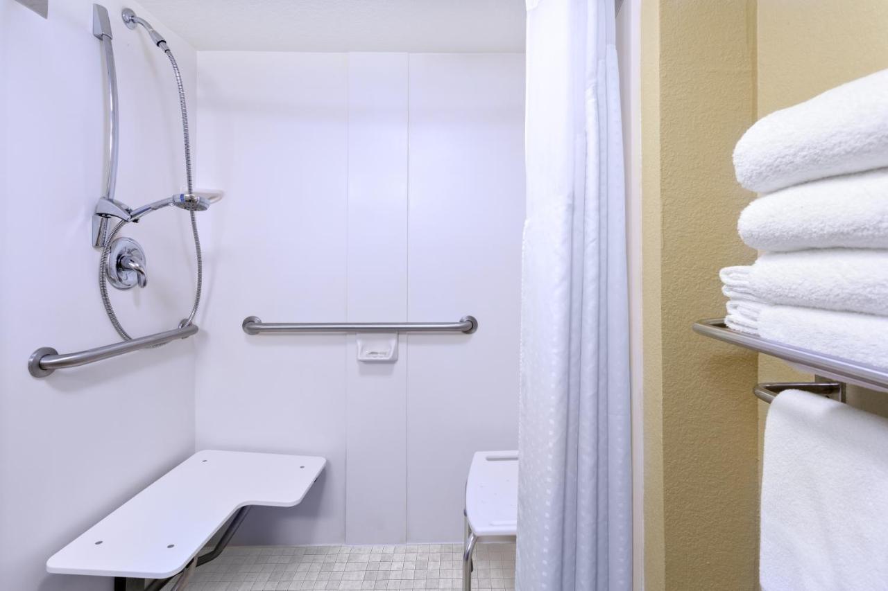 One-Bedroom Suite Communications or Mobility Accessible