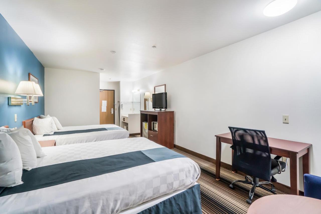 2 Queen Beds Non-Smoking