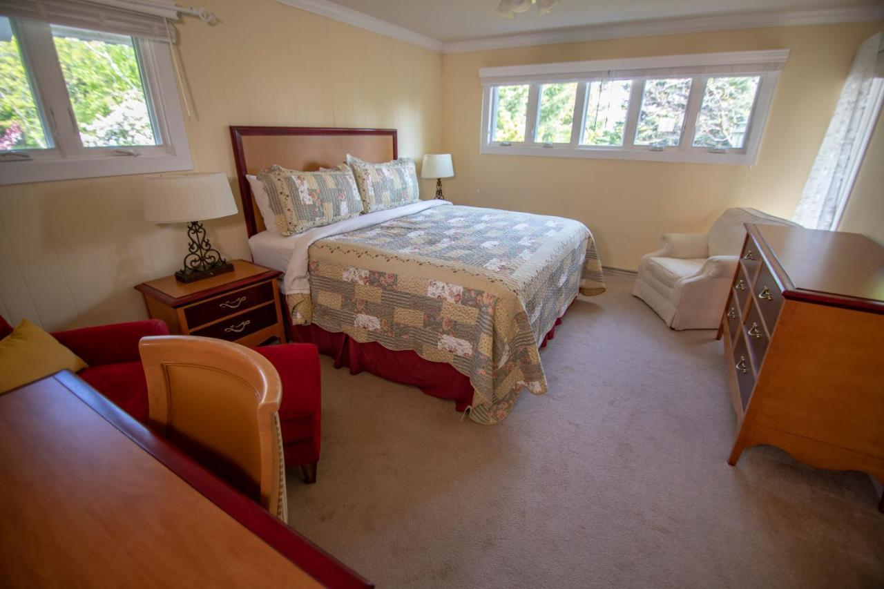 Superior King Suite