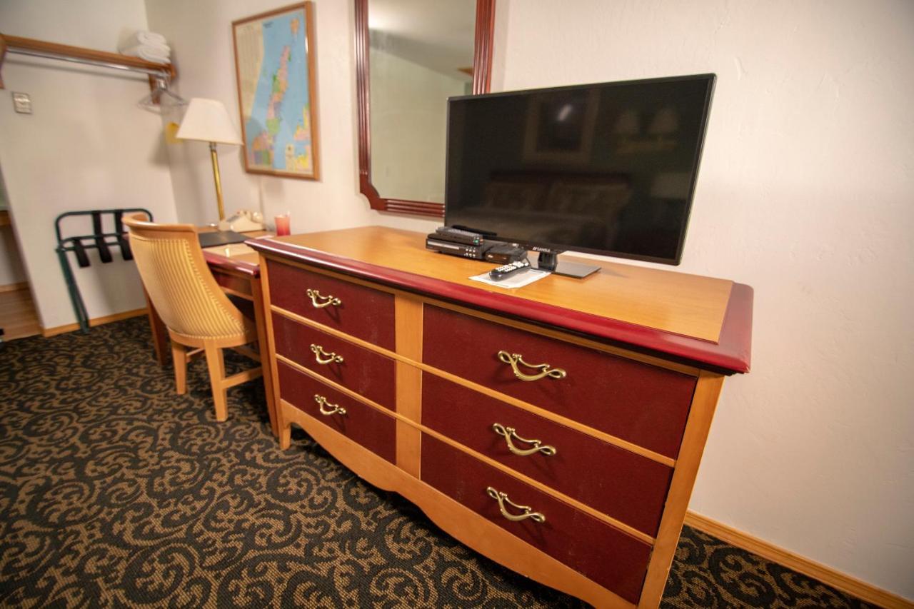 King Room,1084280455:JPEG