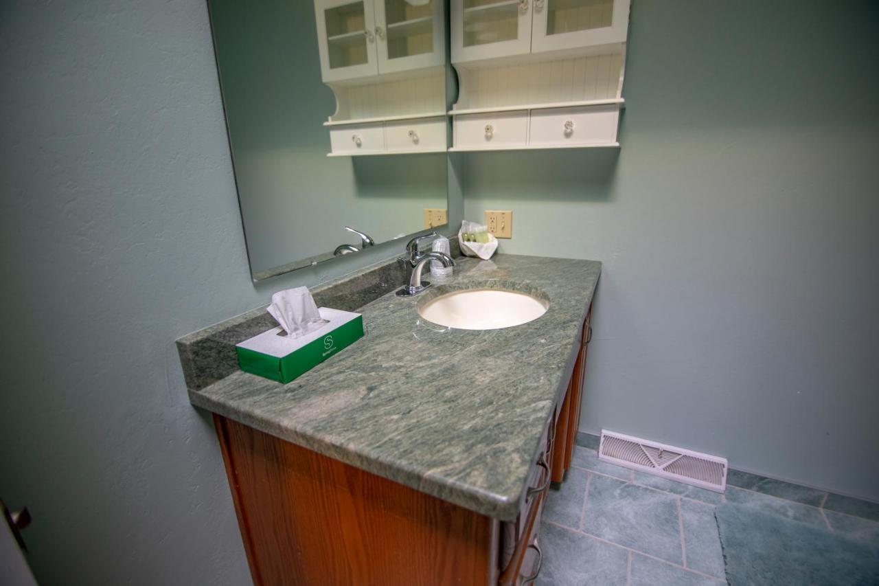 Superior King Suite