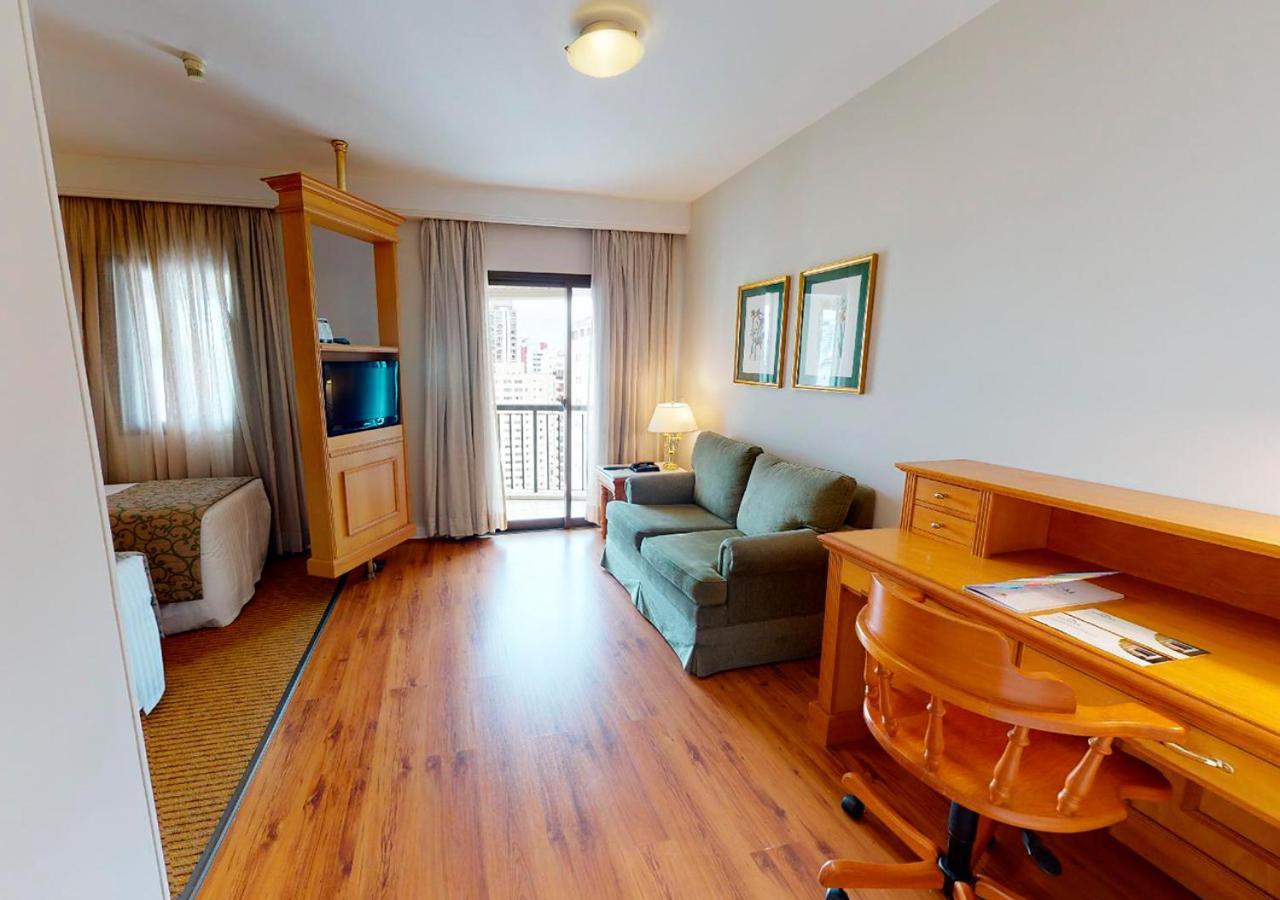 Standard Suite,1084705882:JPEG