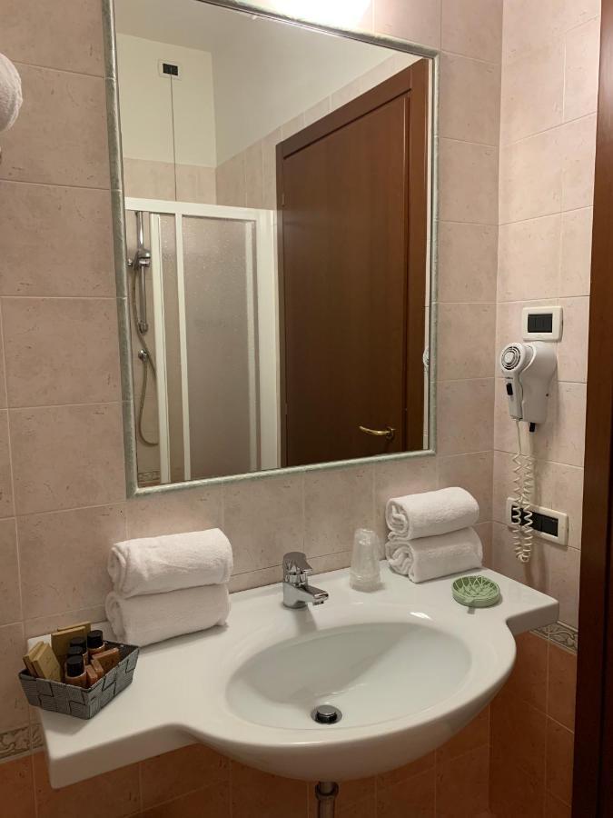 Triple Room,1084749040:JPEG