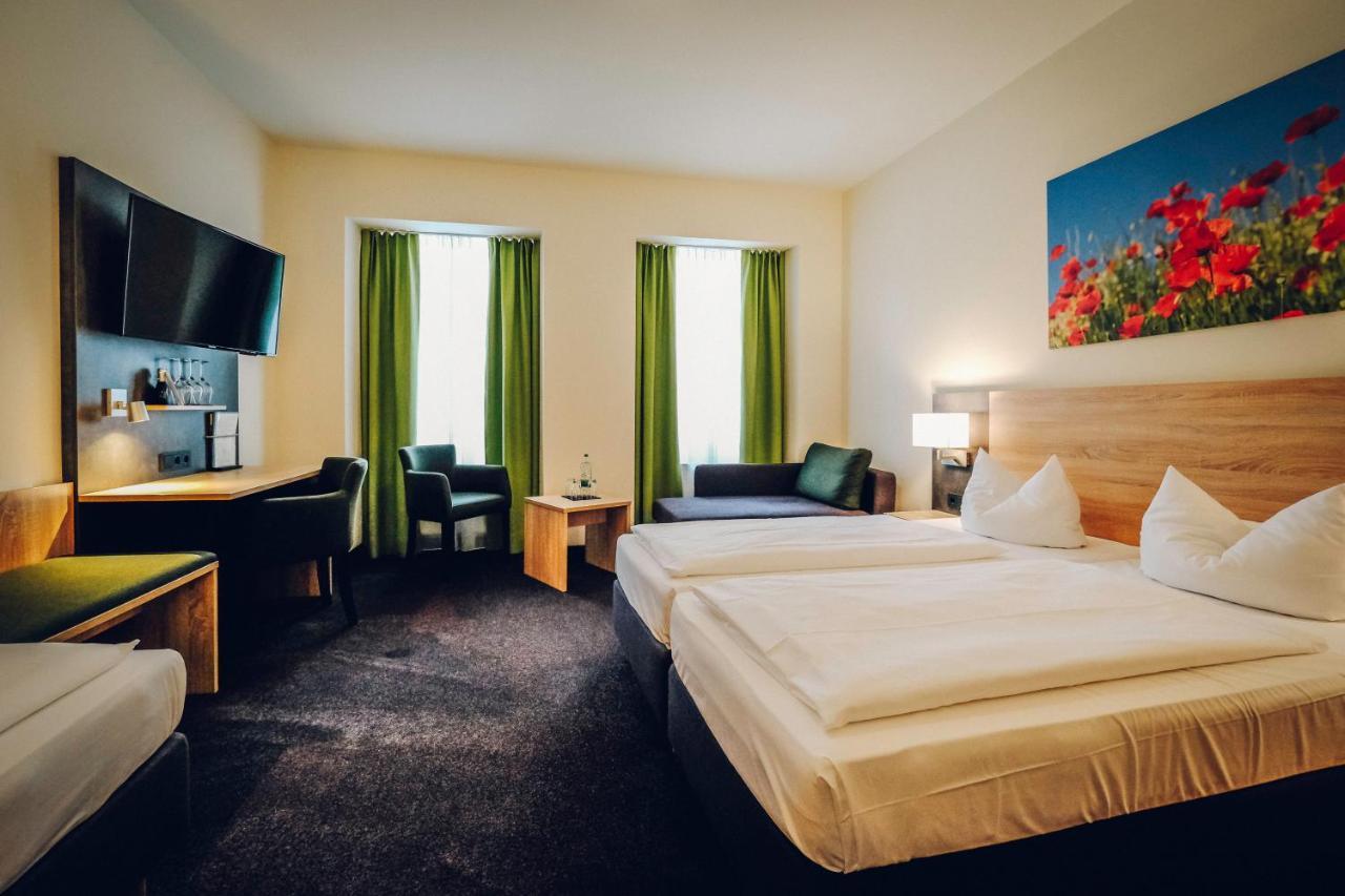 Triple Room,1084797346:JPEG