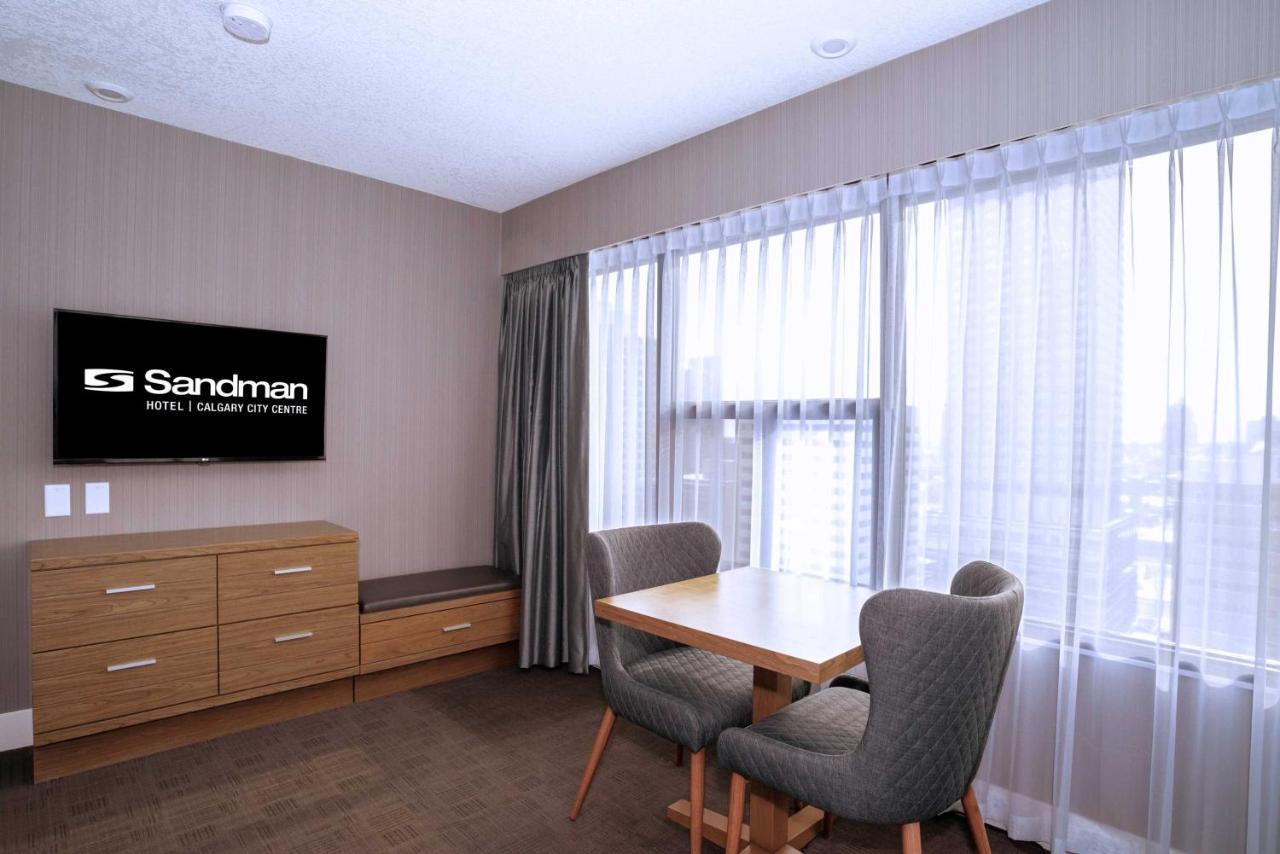 Standard Room 1 King Bed Kitchenette