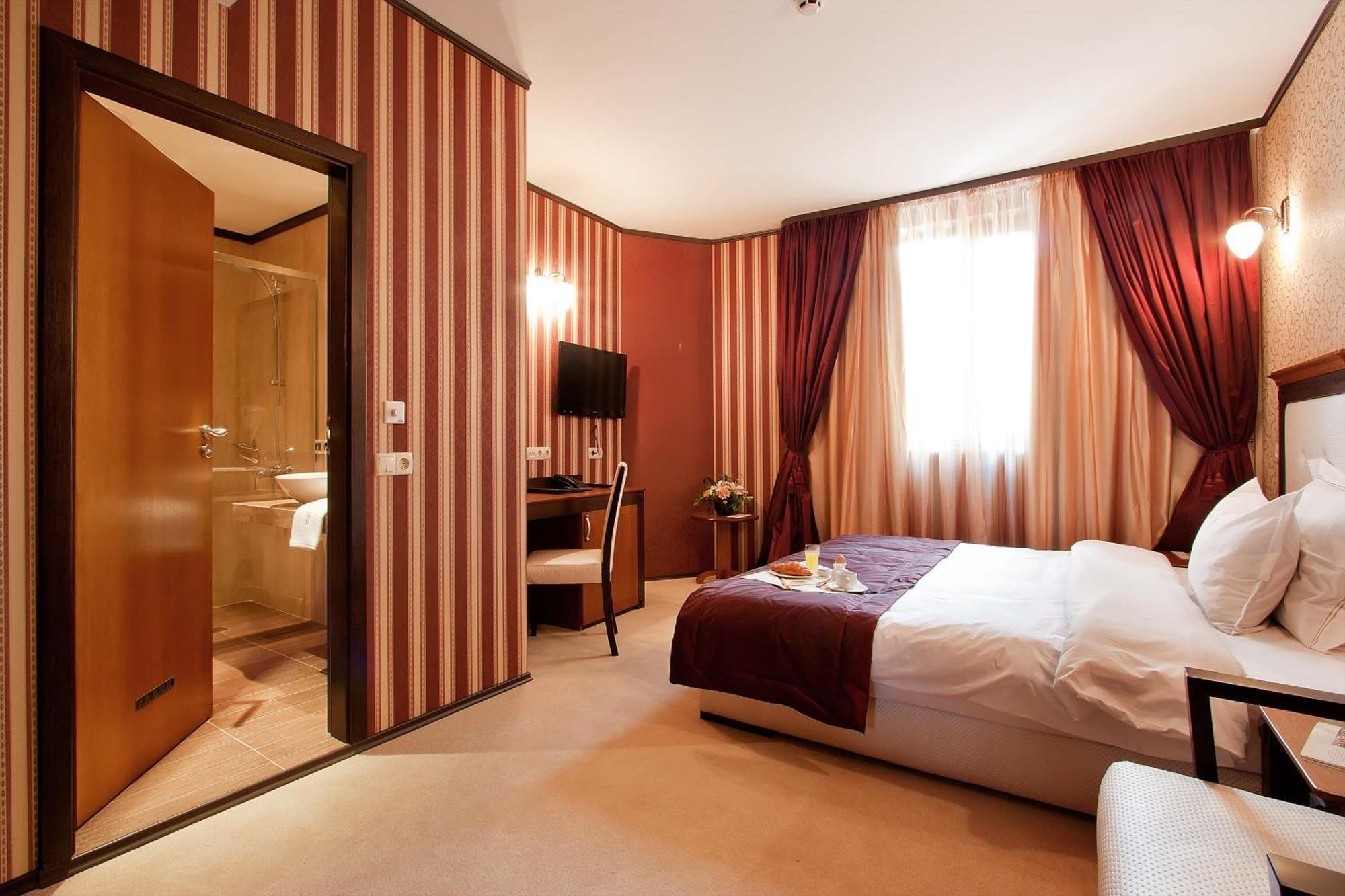 Double Room,1165717965:JPEG