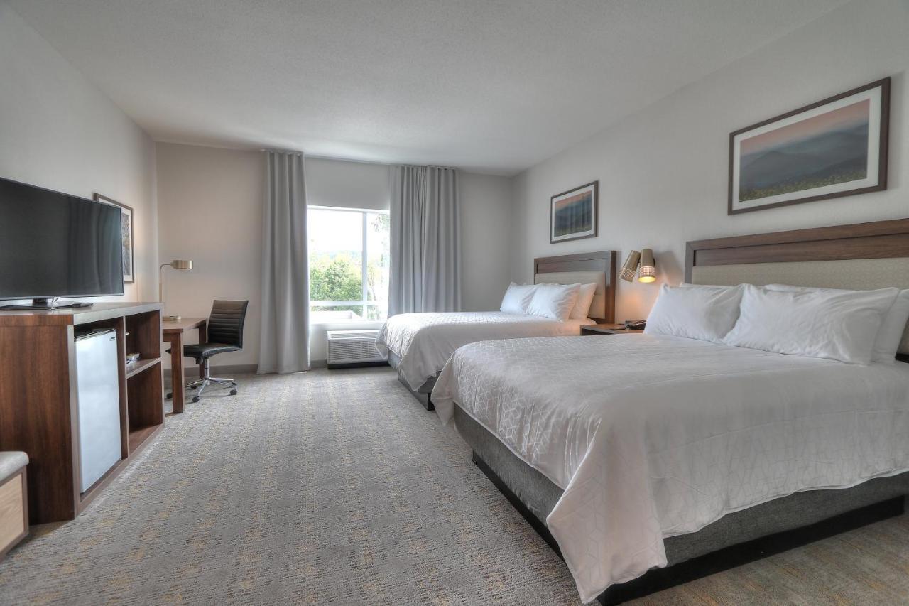 Standard Room with Two Queen Beds,1284822289:JPEG