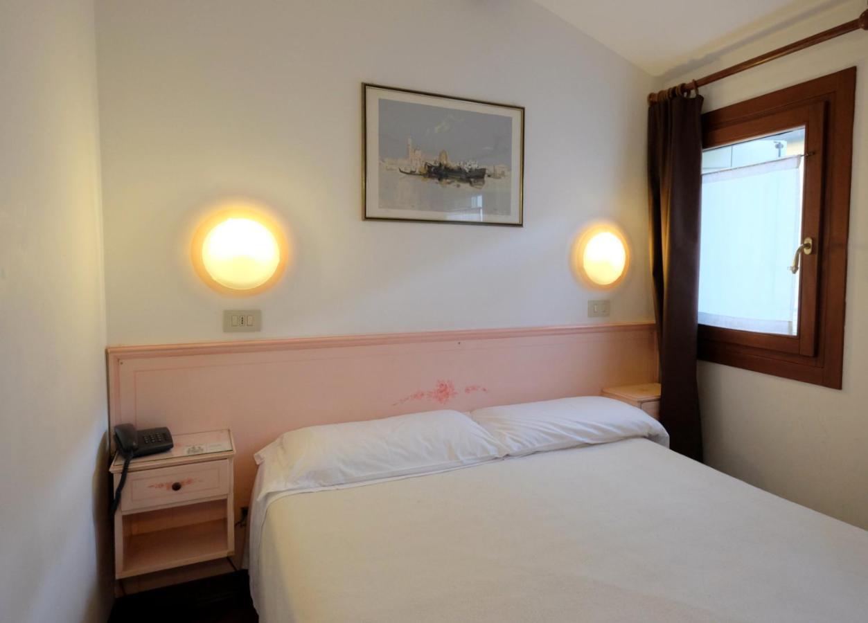 Economy Double Room,1589301564:JPEG