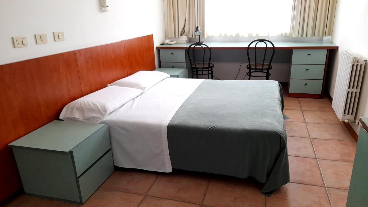 Economy Double Room,1085263402:JPEG