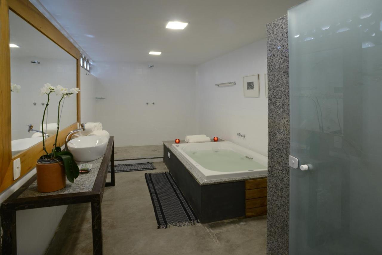 King Suite Spa Bath