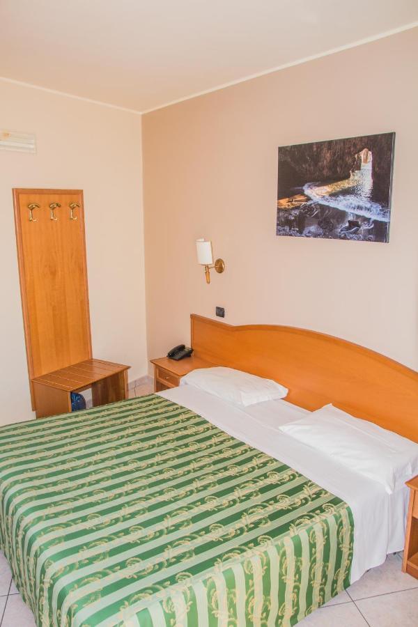 Standard Double Room,1085900377:JPEG