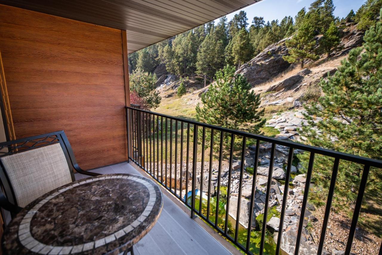 Suite with Balcony - Non-Smoking