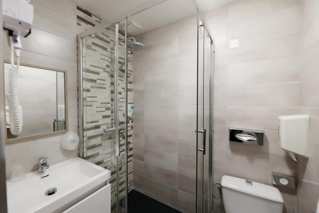 Quadruple Room,1215295936:JPEG