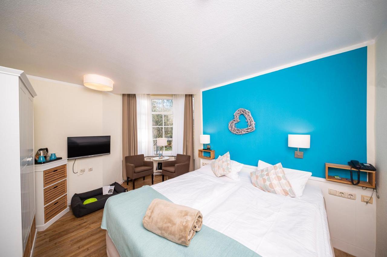 Middle Double Room