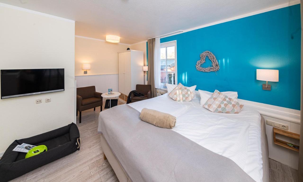 Middle Single Room