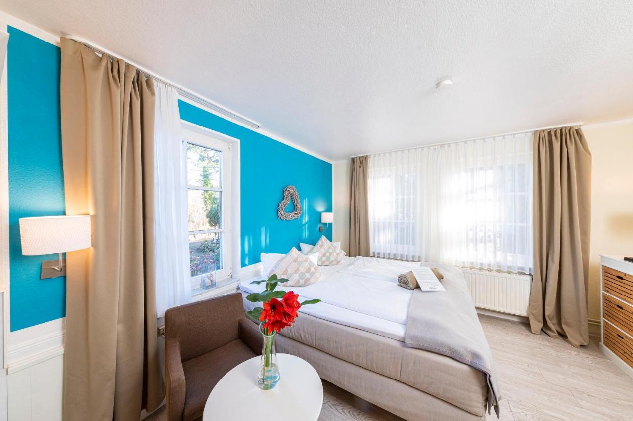 Middle Double Room