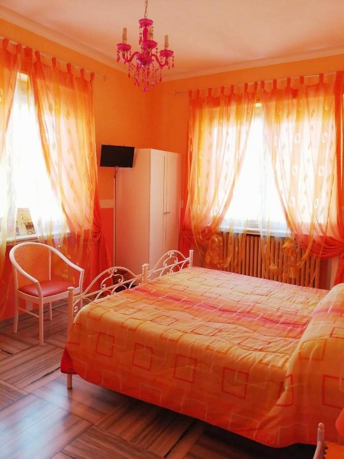 Double or Twin Room Private Bathroom