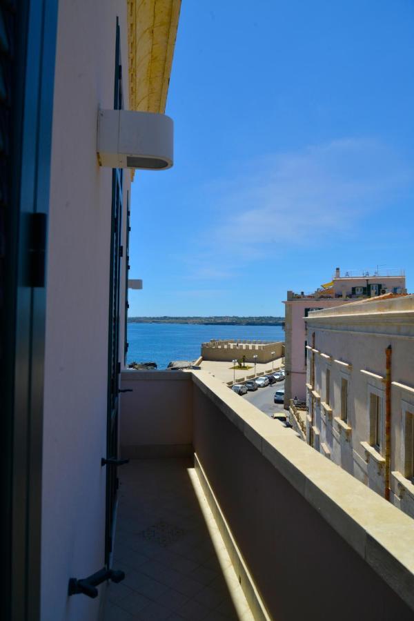 Double or Twin Room Sea View