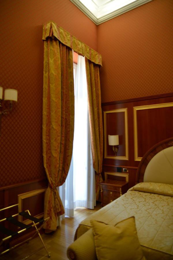 Large Double or Twin Room