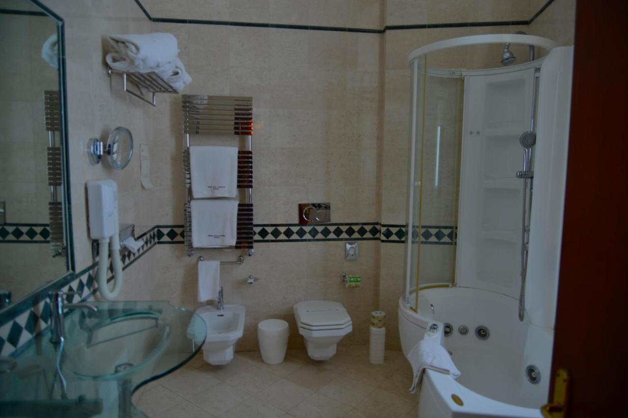 Double or Twin Room Sea View