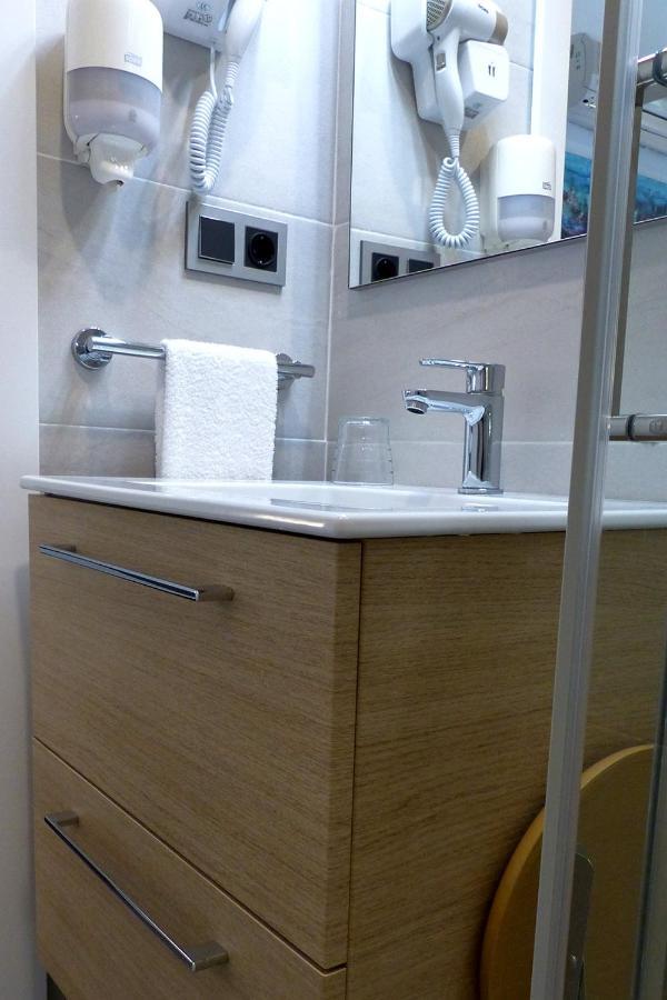 Single Room,1089378649:JPEG