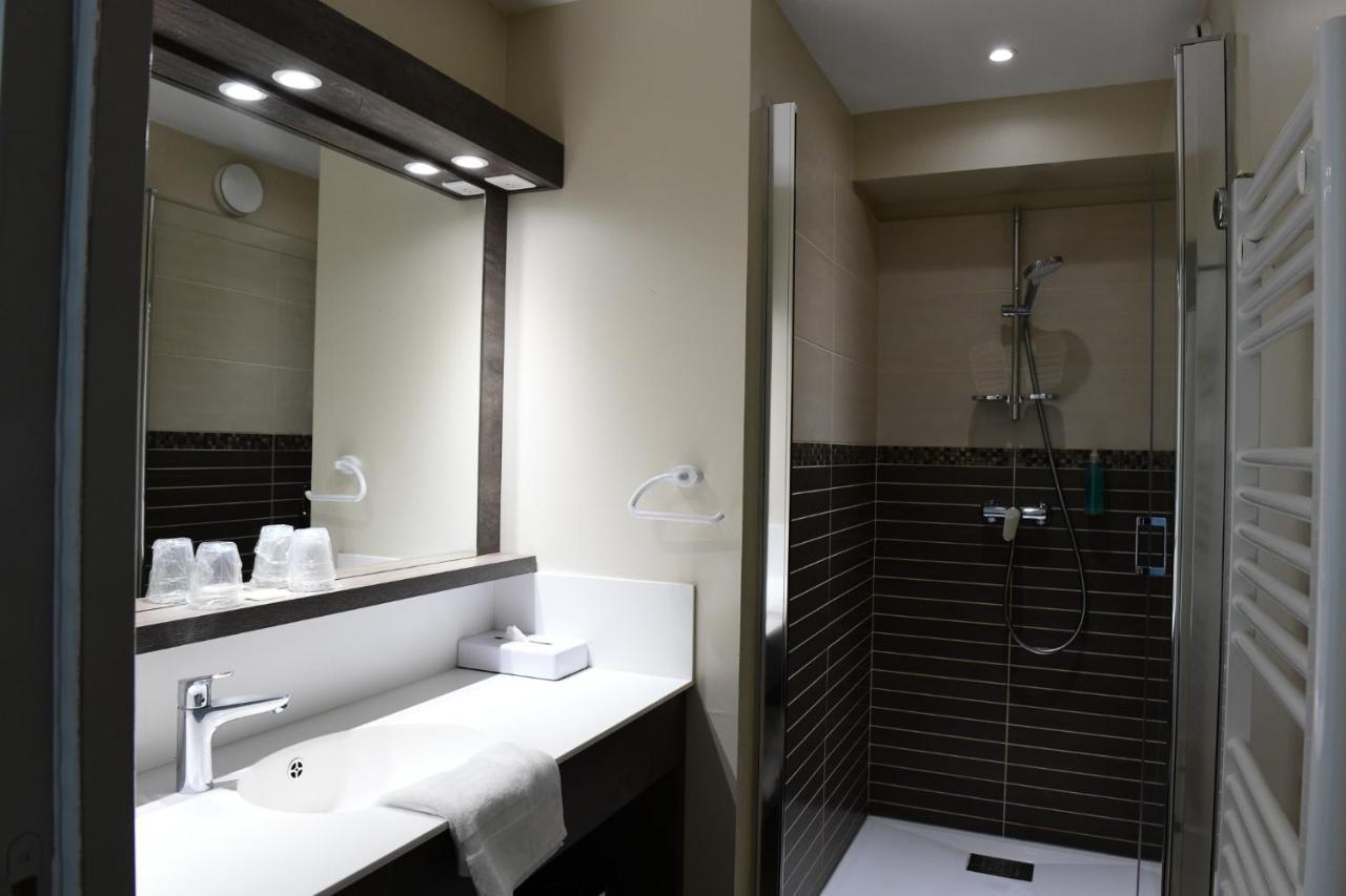 Triple Room Shower,1089311842:JPEG