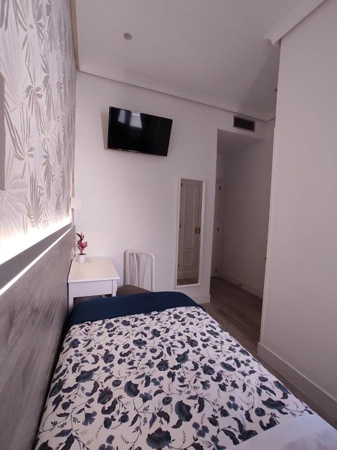 Single Room Balcony,1089404242:JPEG