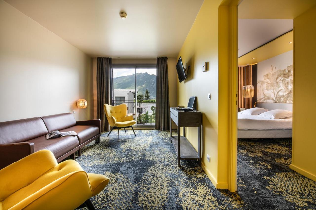 One Bedroom King Suite with Sofa Bed,1183053325:JPEG
