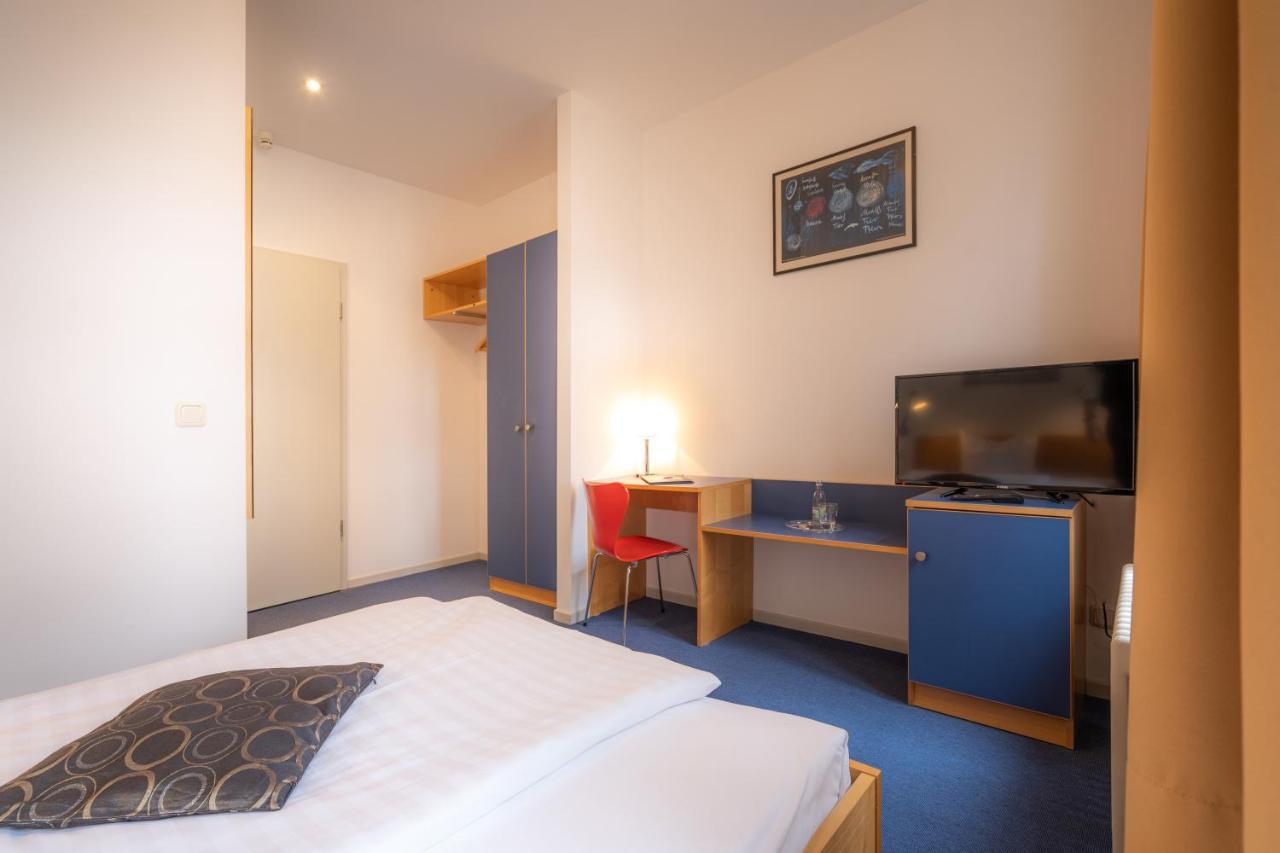 Single Room,1532078686:JPEG