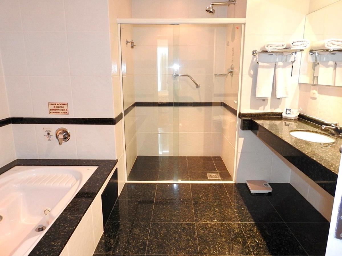 King Suite Spa Bath