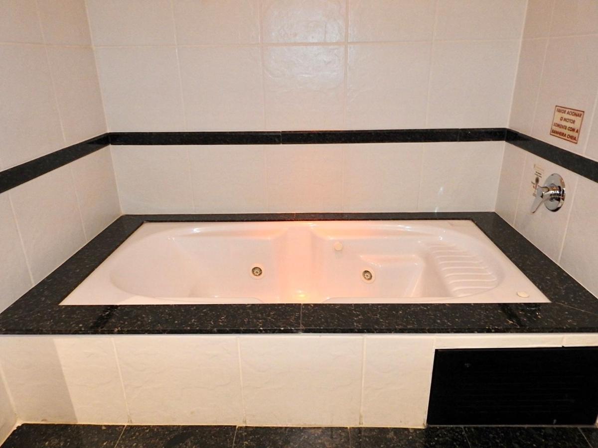 King Suite Spa Bath