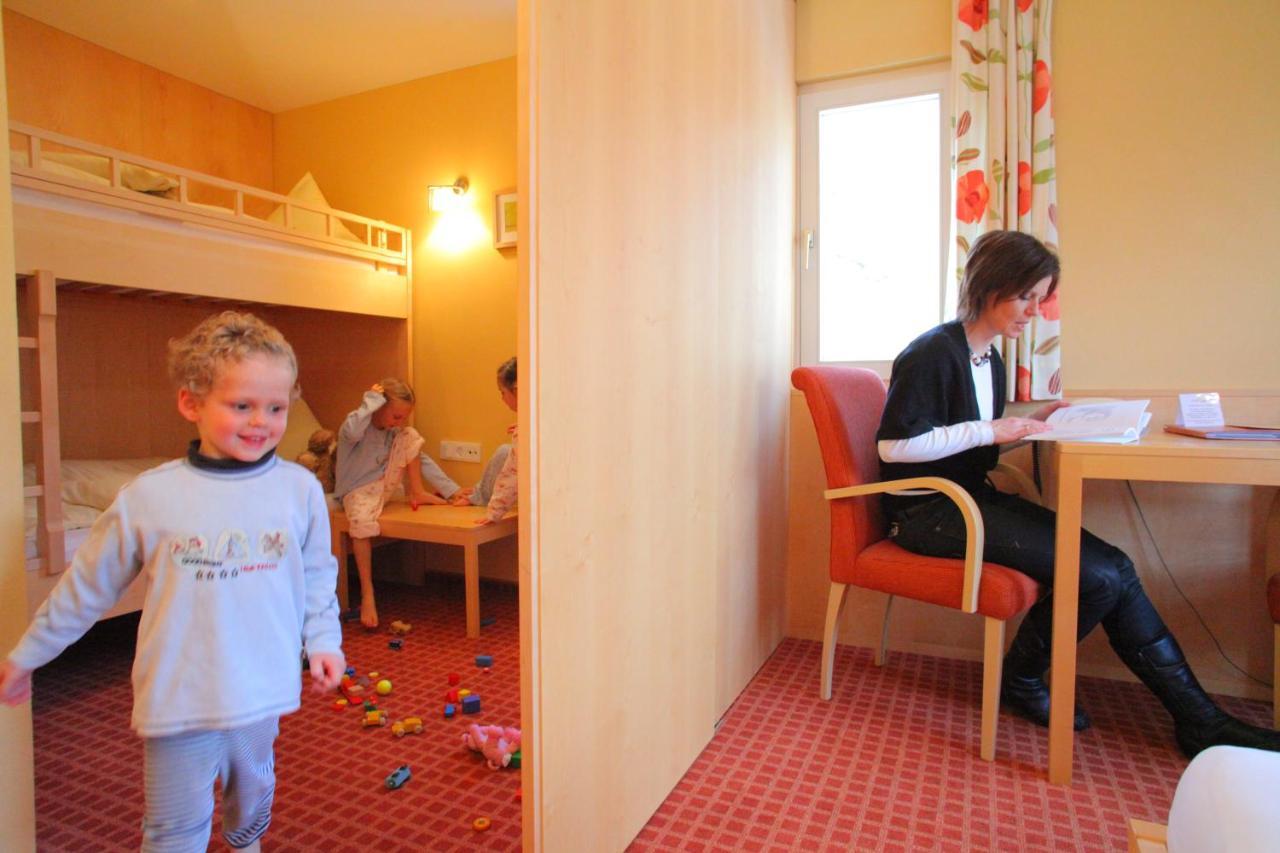 Family Room (2 Adults + 2 Children),1698869102:JPEG