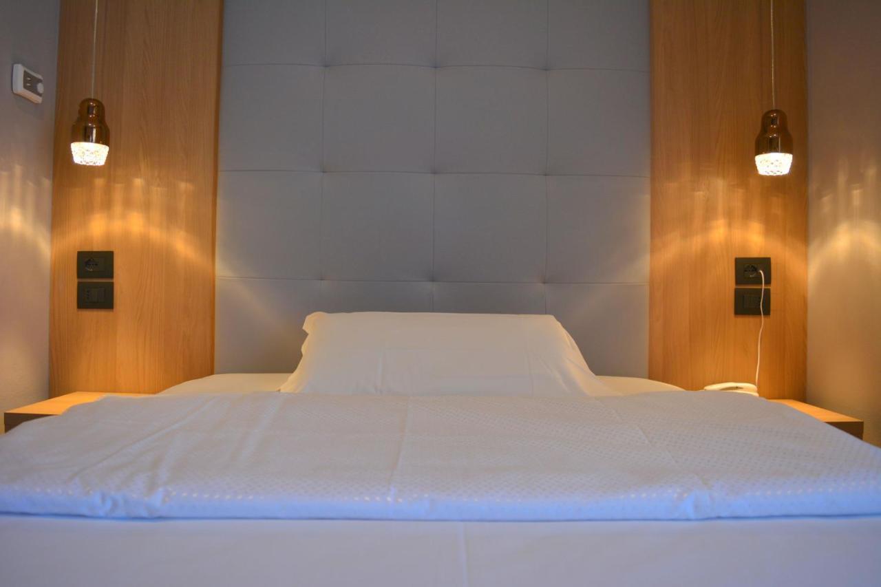 Single Room,1090145463:JPEG