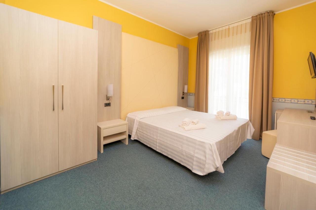Double or Twin Room,1090157442:JPEG