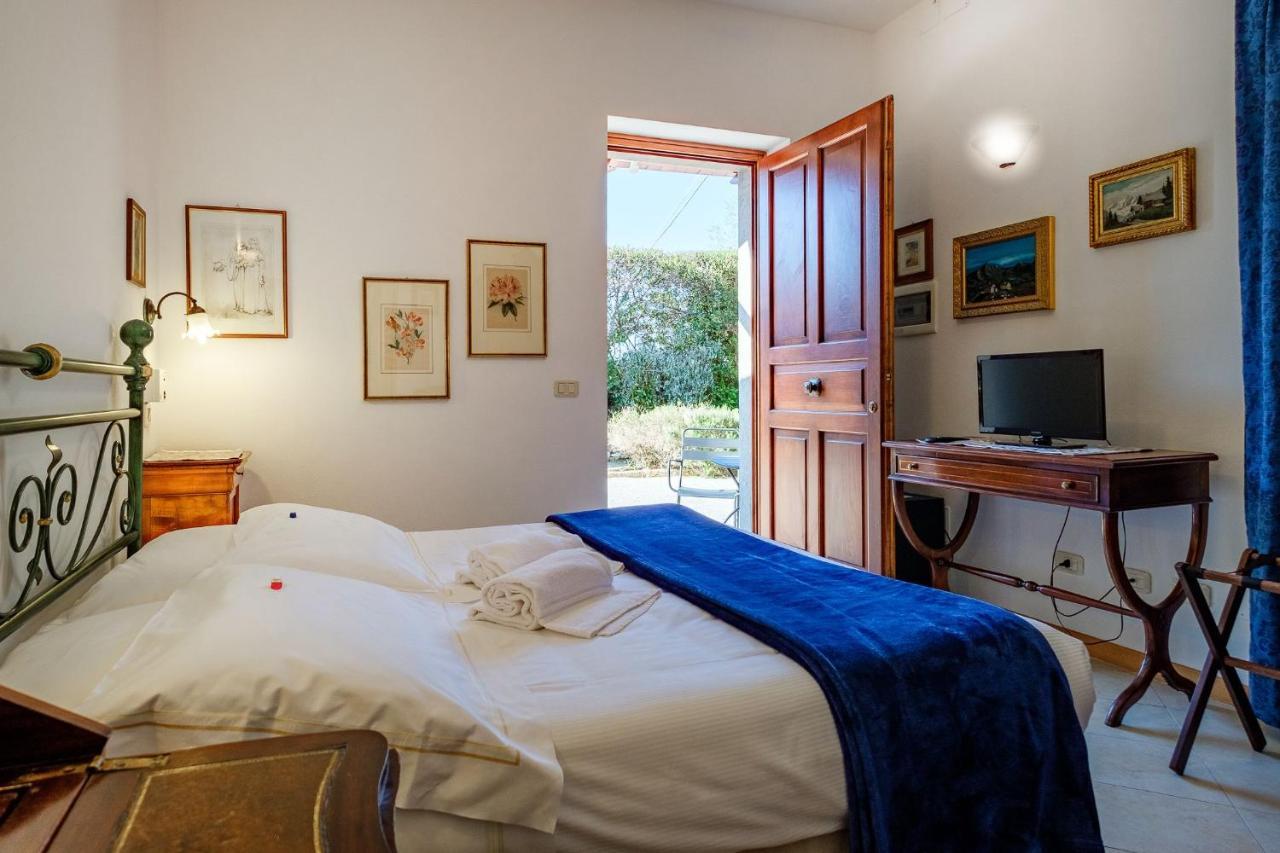 Double or Twin Room Garden View