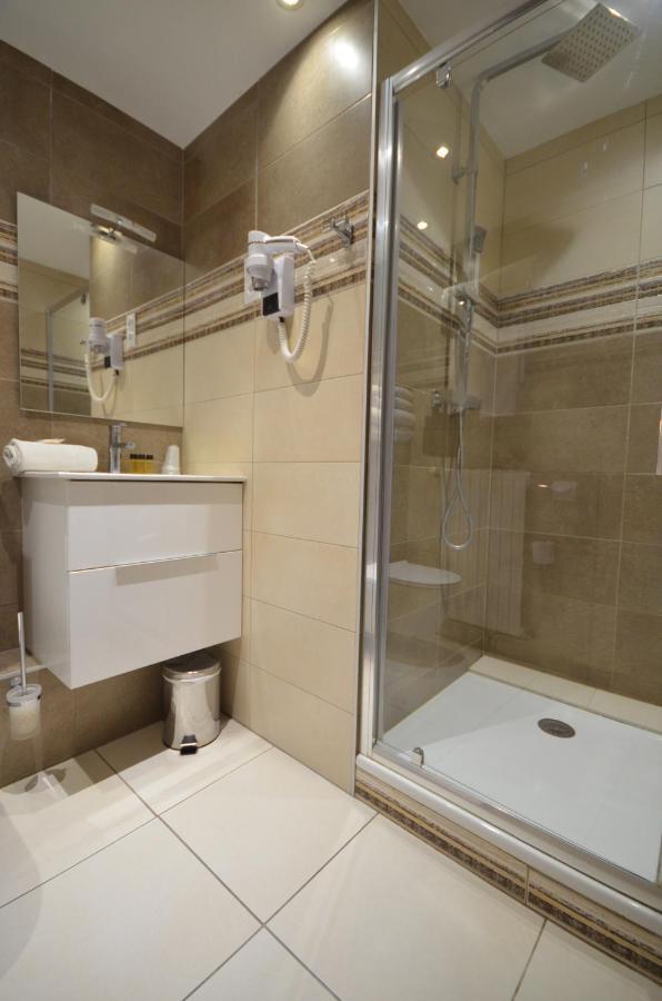 Superior Quadruple Room,1090496739:JPEG