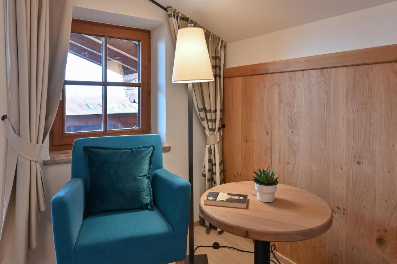 Single Room Balcony,1097570676:JPEG