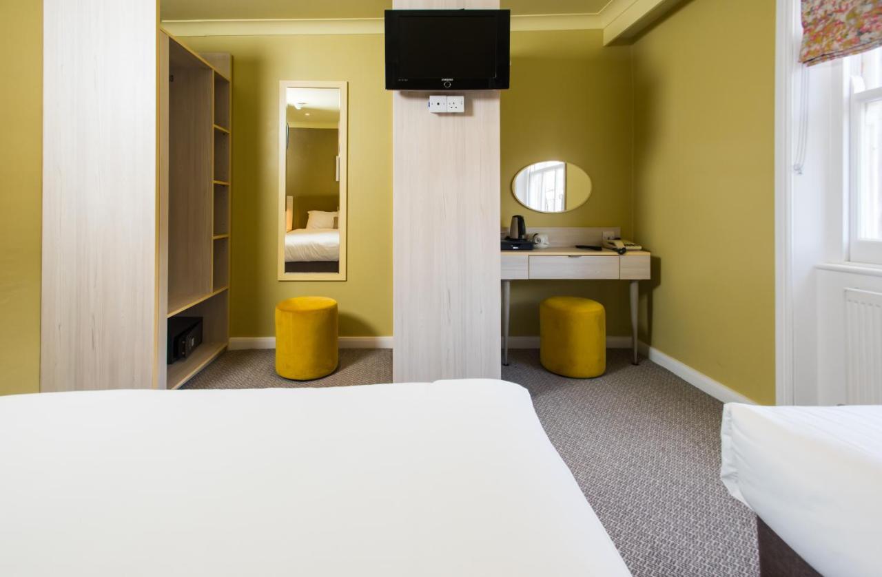 Twin Room Private Bathroom