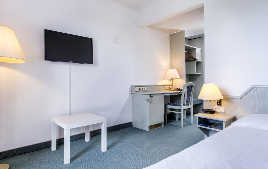 Standard Single Room,699673189:JPEG