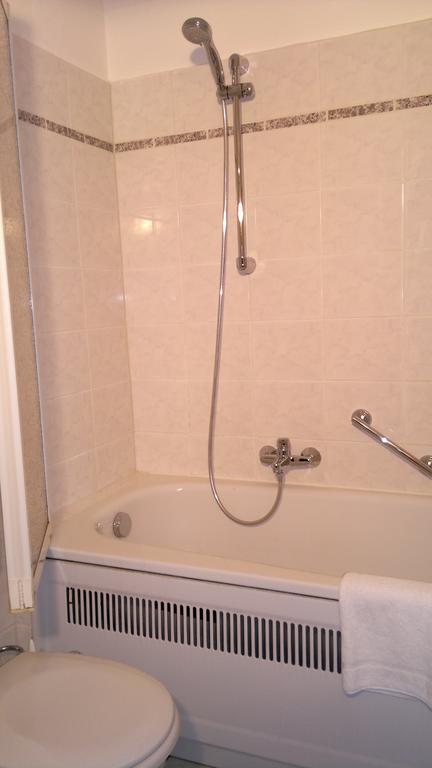 Double or Twin Room Lake View