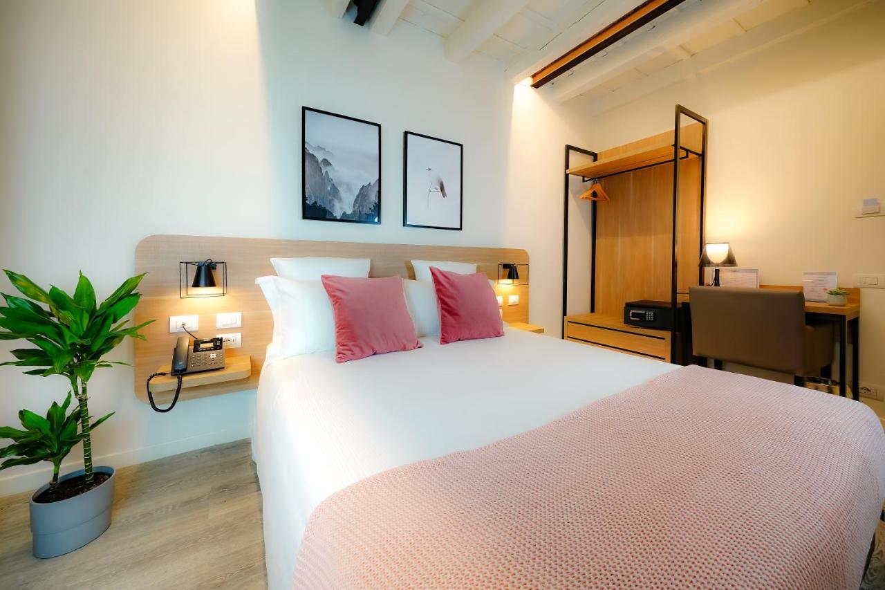 Standard Double Room,1092771402:JPEG