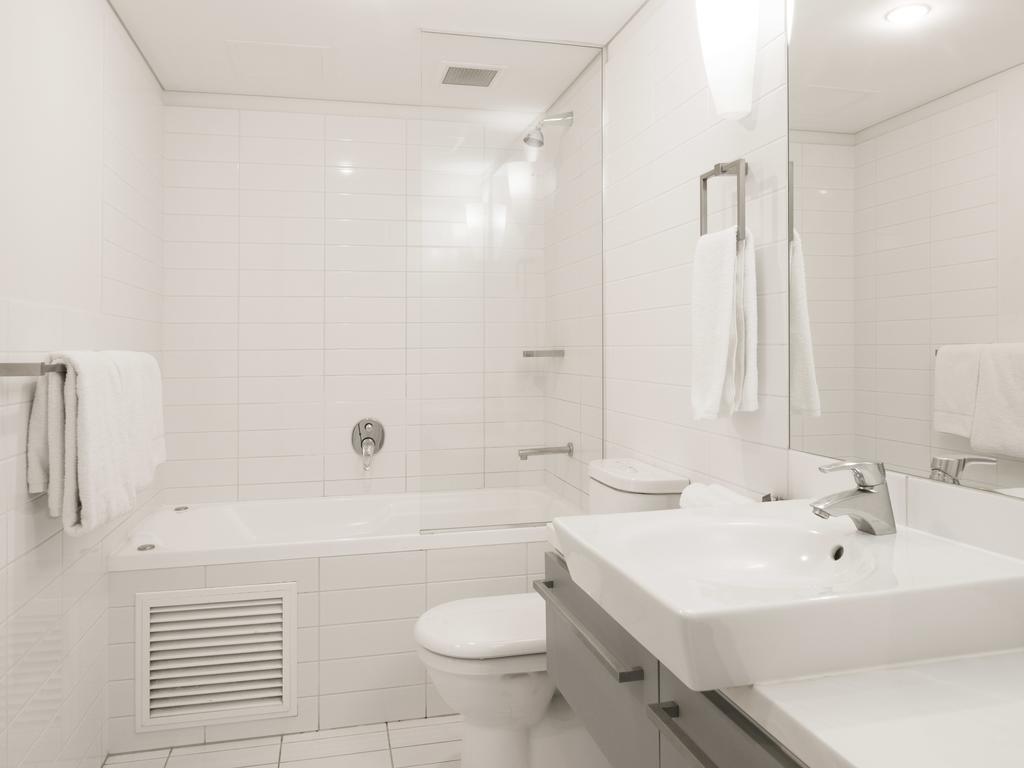Deluxe One-Bedroom Apartment,140209749:JPEG