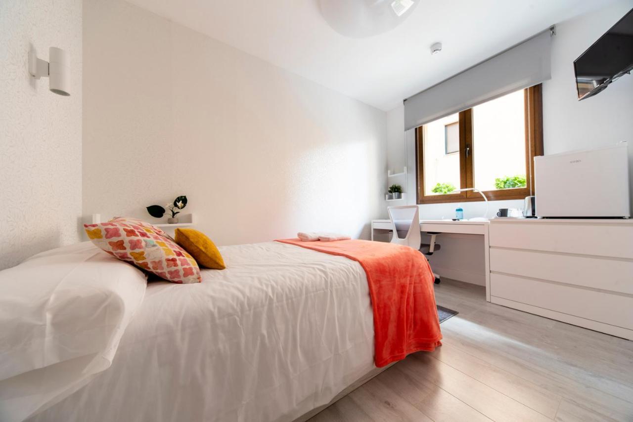 Small Single Room,1093204098:JPEG