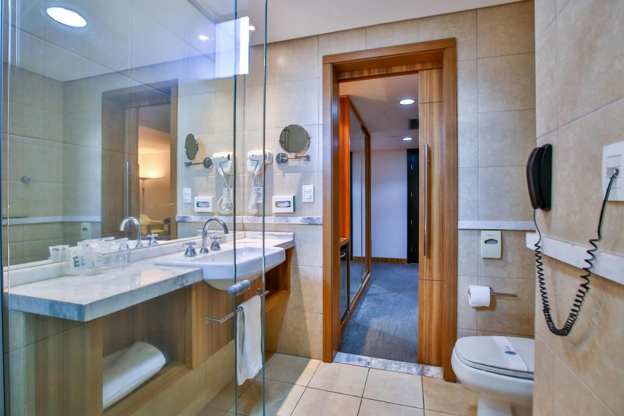 Deluxe Room,1049796102:JPEG