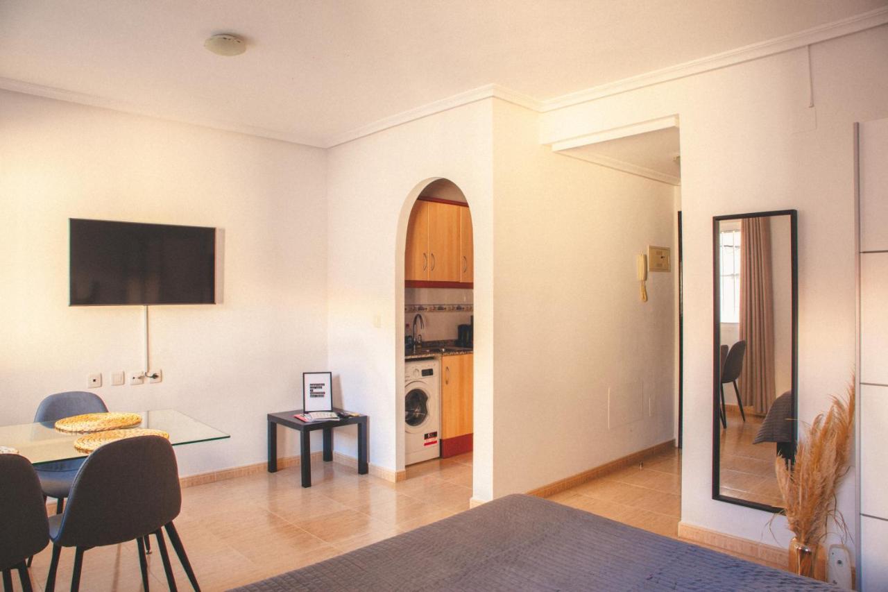 Deluxe Studio