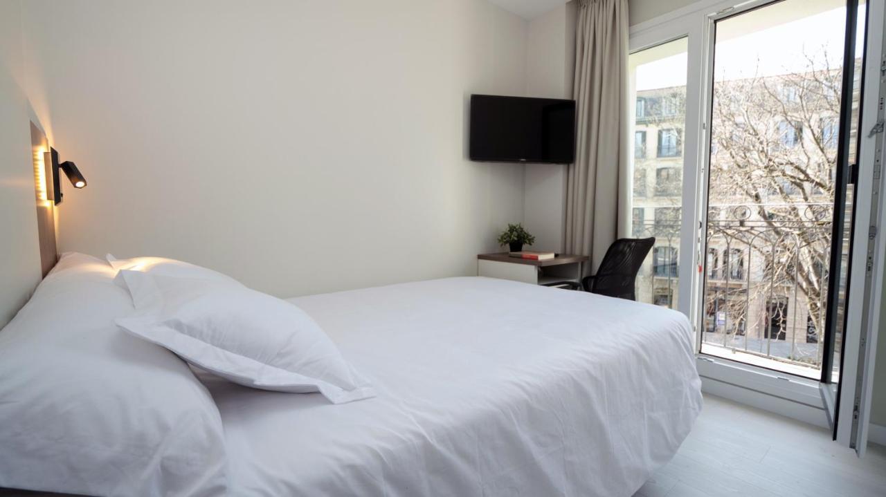 Single Room Balcony
