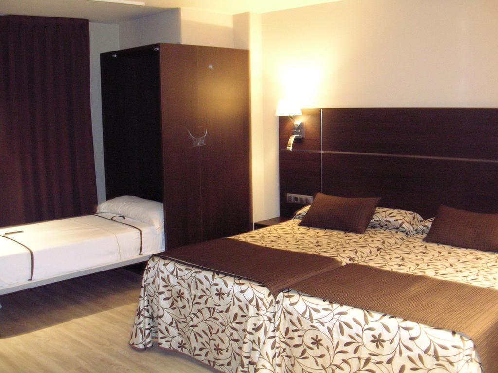 Triple Room,1227347150:JPEG