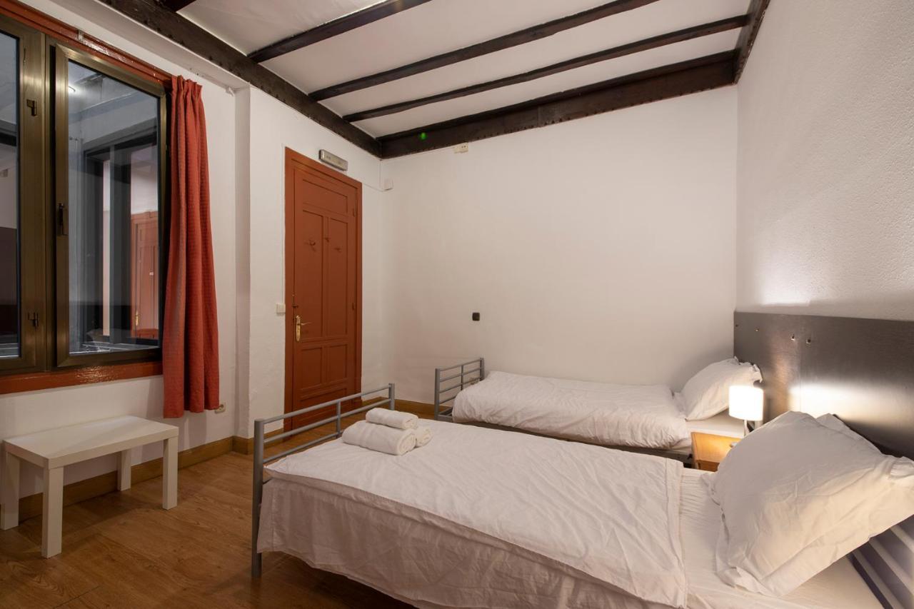 Double or Twin Room Private Bathroom