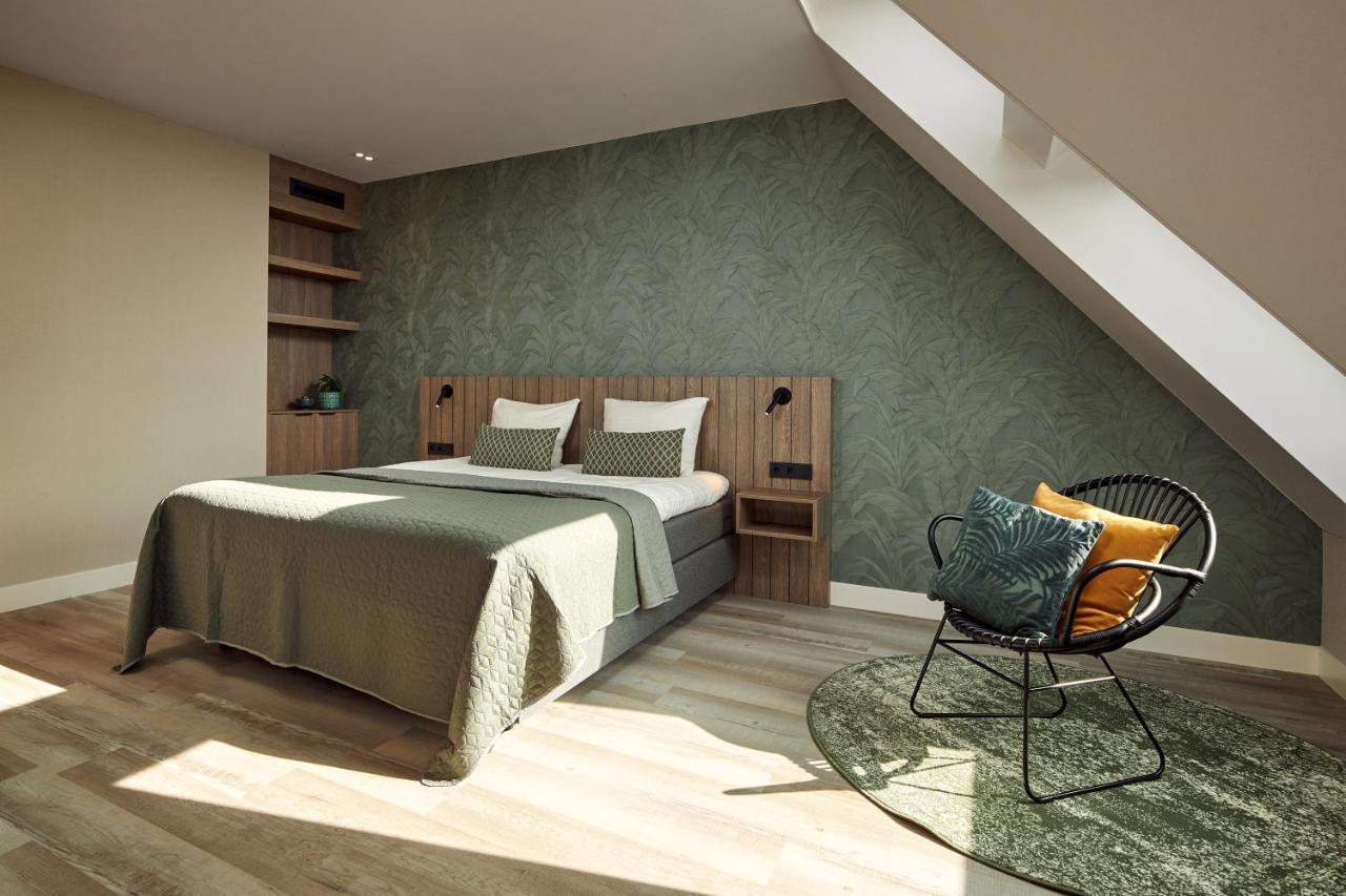 One-Bedroom Apartment,1096706265:JPEG